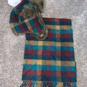 Kid’s winter hat with matching scarf